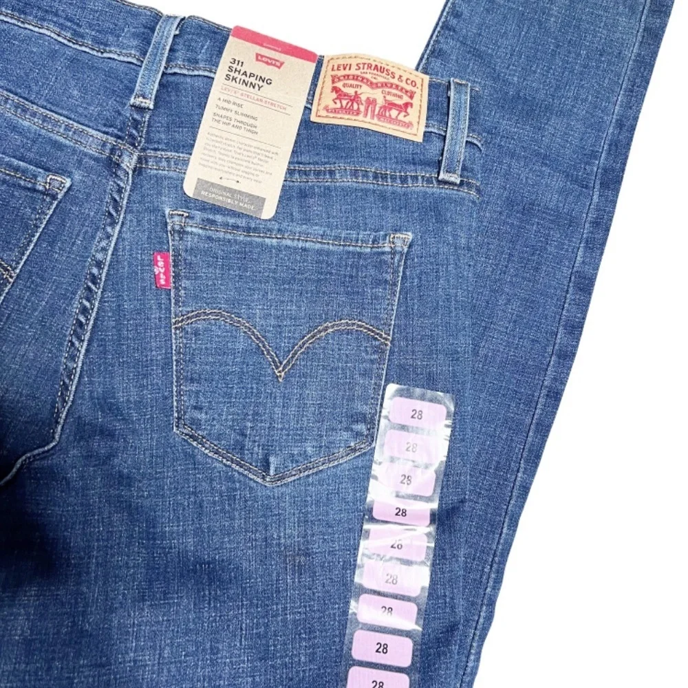 NWT Levi's Women's 721 High Rise Skinny Jeans Blue Stretch‎ Denim Size 28